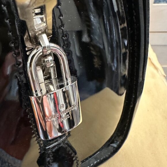 Louis Vuitton Black Epi Leather Pont Neuf GM - Picture 9 of 12